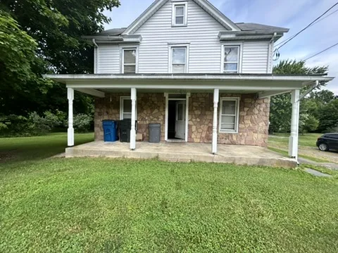 The Smithsburg, MD house before Cash To Close bought it
